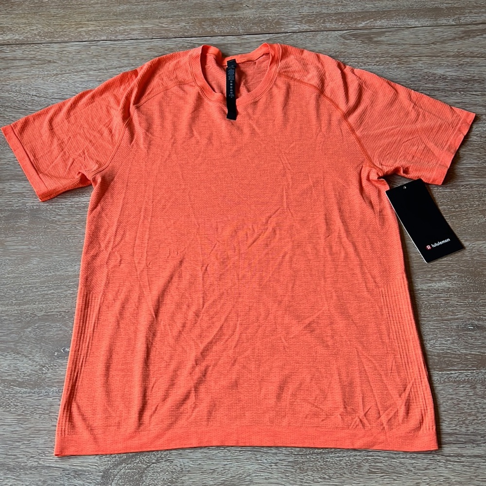 Lululemon Metal Vent Tech Short Sleeve Shirt 2.0 in Warm Coral/ Highlight Orange - Picture 5 of 13